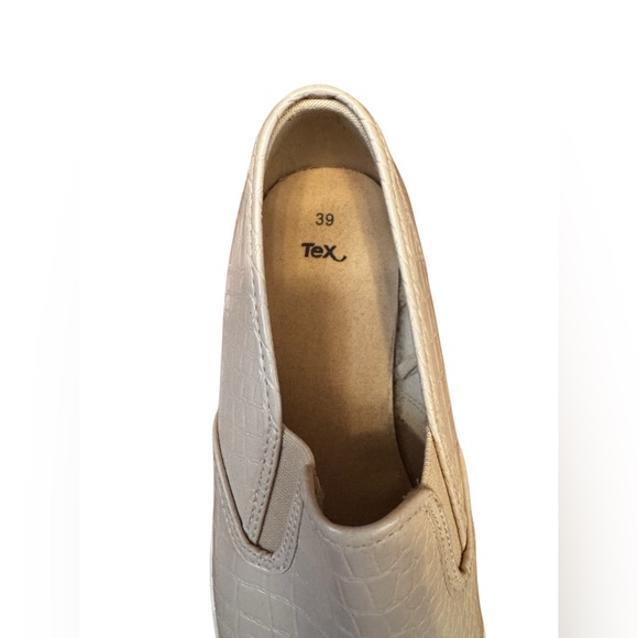 ᴡᴏᴍᴇɴ’s sʟɪᴘ-ᴏɴ sʜᴏᴇ/sɴᴇᴀᴋᴇʀ | ᴛᴇx | ʙᴇɪɢᴇ | sɪᴢᴇ 𝟹𝟿 (ᴜs 𝟾) | ʟɪɢʜᴛʟʏ ᴡᴏʀɴ - Picture 6 of 7